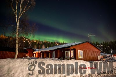 Nordlicht
auf der suche nach dem Polarlicht Aurora Borealis
Schlüsselwörter: Nordland;Norwegen;Schweden;Dänemark;Aurora Borealis;Trondheim;Tromsö;Umea;Mo I Rana;Polarkreis;Arctic Circle;Nordkap: Bergen