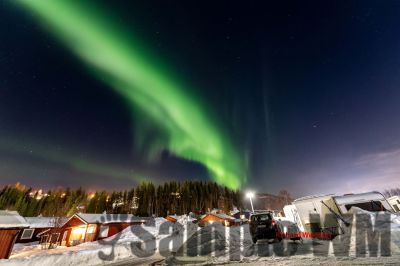 Nordlicht
auf der suche nach dem Polarlicht Aurora Borealis
Schlüsselwörter: Nordland;Norwegen;Schweden;Dänemark;Aurora Borealis;Trondheim;Tromsö;Umea;Mo I Rana;Polarkreis;Arctic Circle;Nordkap: Bergen